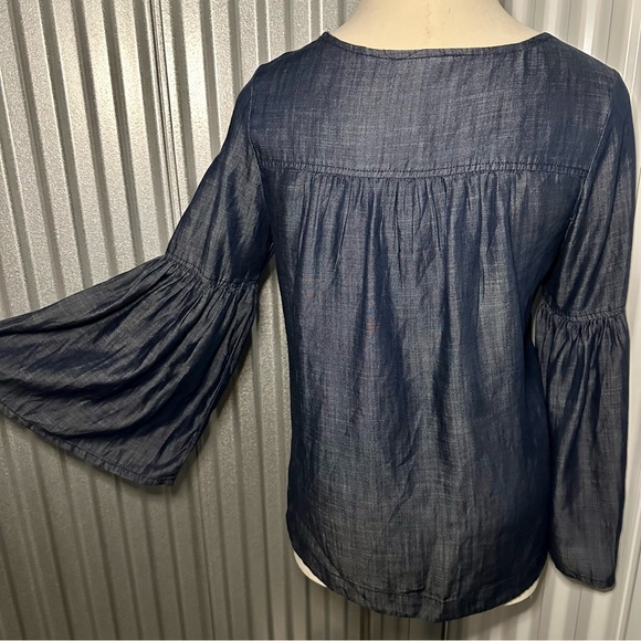 Sanctuary Chambray Tensel Bell Sleeve Top size M - Picture 3 of 5